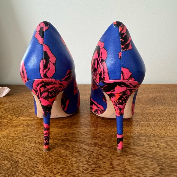 J Crew - Leather Pumps - Blue Floral - Size 7 - Picture 3 of 7